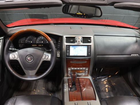 Used 2007 Cadillac XLR RWD image 49
