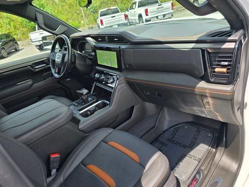 Certified 2024 GMC Sierra 1500 AT4 w/ Technology Package AWD/4WD image 36