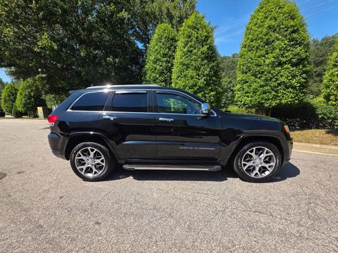Used 2019 Jeep Grand Cherokee Overland RWD image 6
