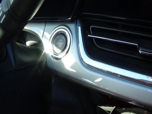 Used 2025 Chevrolet Trax LT w/ LT Convenience Package image 25