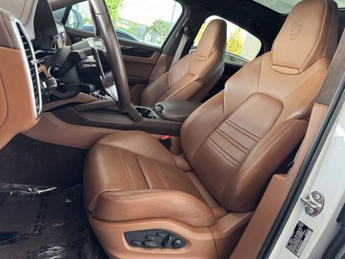 Used 2023 Porsche Cayenne GTS image 19