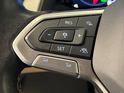 Used 2024 Volkswagen Atlas Cross Sport SE image 21