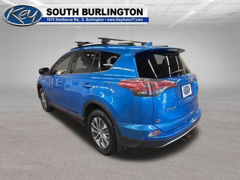 Used 2018 Toyota RAV4 LE AWD/4WD image 5