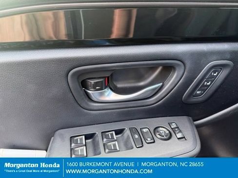 Used 2025 Honda Pilot TrailSport image 10