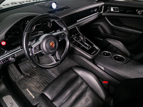 Used 2018 Porsche Panamera 4 image 6