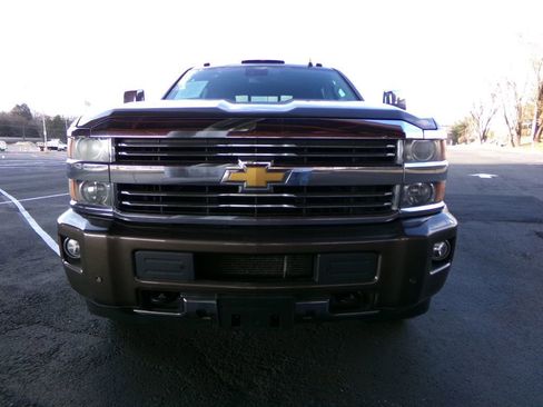 Used 2015 Chevrolet Silverado 2500 High Country w/ Duramax Plus Package image 3