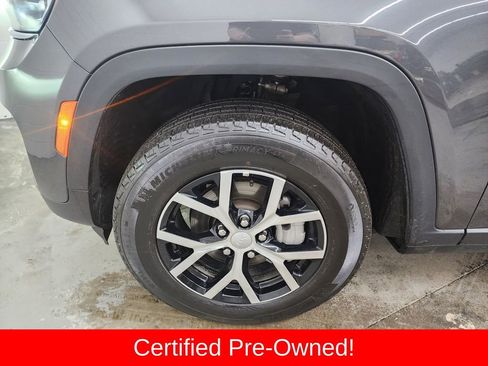 Certified 2025 Jeep Grand Cherokee Limited image 39