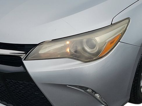 Used 2016 Toyota Camry SE FWD image 30