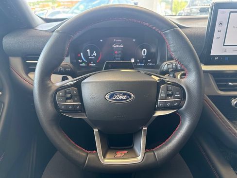 Used 2025 Ford Explorer ST AWD/4WD image 16