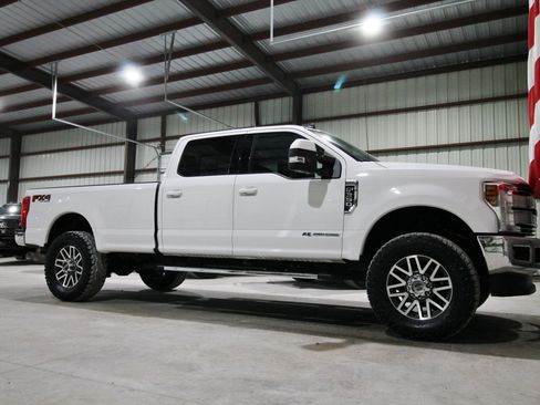 Used 2019 Ford F350 Lariat w/ Lariat Value Package AWD/4WD image 15