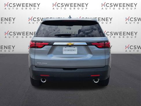 Used 2023 Chevrolet Traverse LS FWD image 4