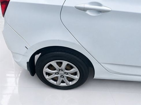 Used 2012 Hyundai Accent GS FWD image 17