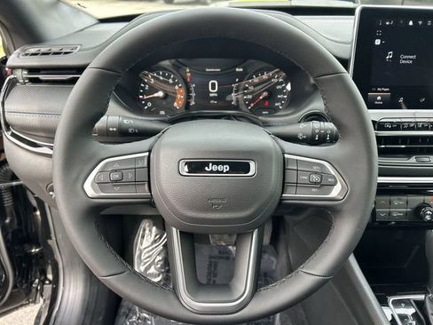New 2026 Jeep Compass Latitude image 17