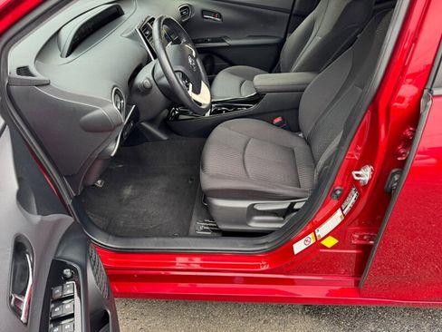 Used 2017 Toyota Prius Two image 17