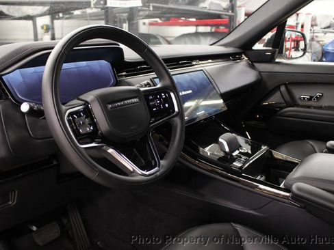 Used 2025 Land Rover Range Rover Sport SE AWD/4WD image 14