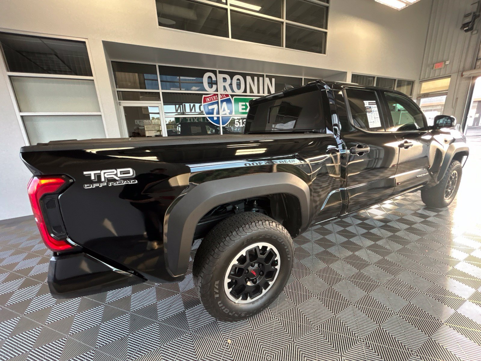 Used 2025 Toyota Tacoma TRD Off-Road w/ TRD Off Road Upgrade Package AWD/4WD image 6