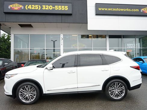 Used 2022 Acura MDX SH-AWD w/ Advance Package image 2