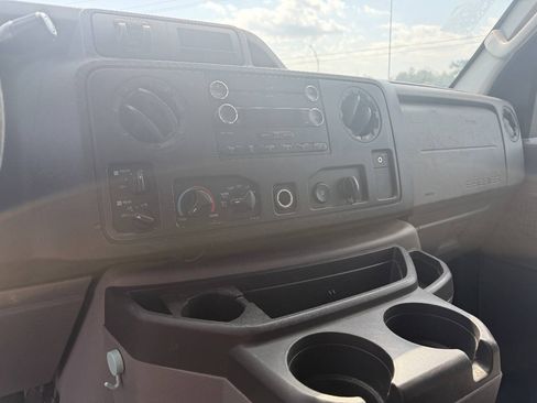 Used 2012 Ford E-350 and Econoline 350 XLT RWD image 12
