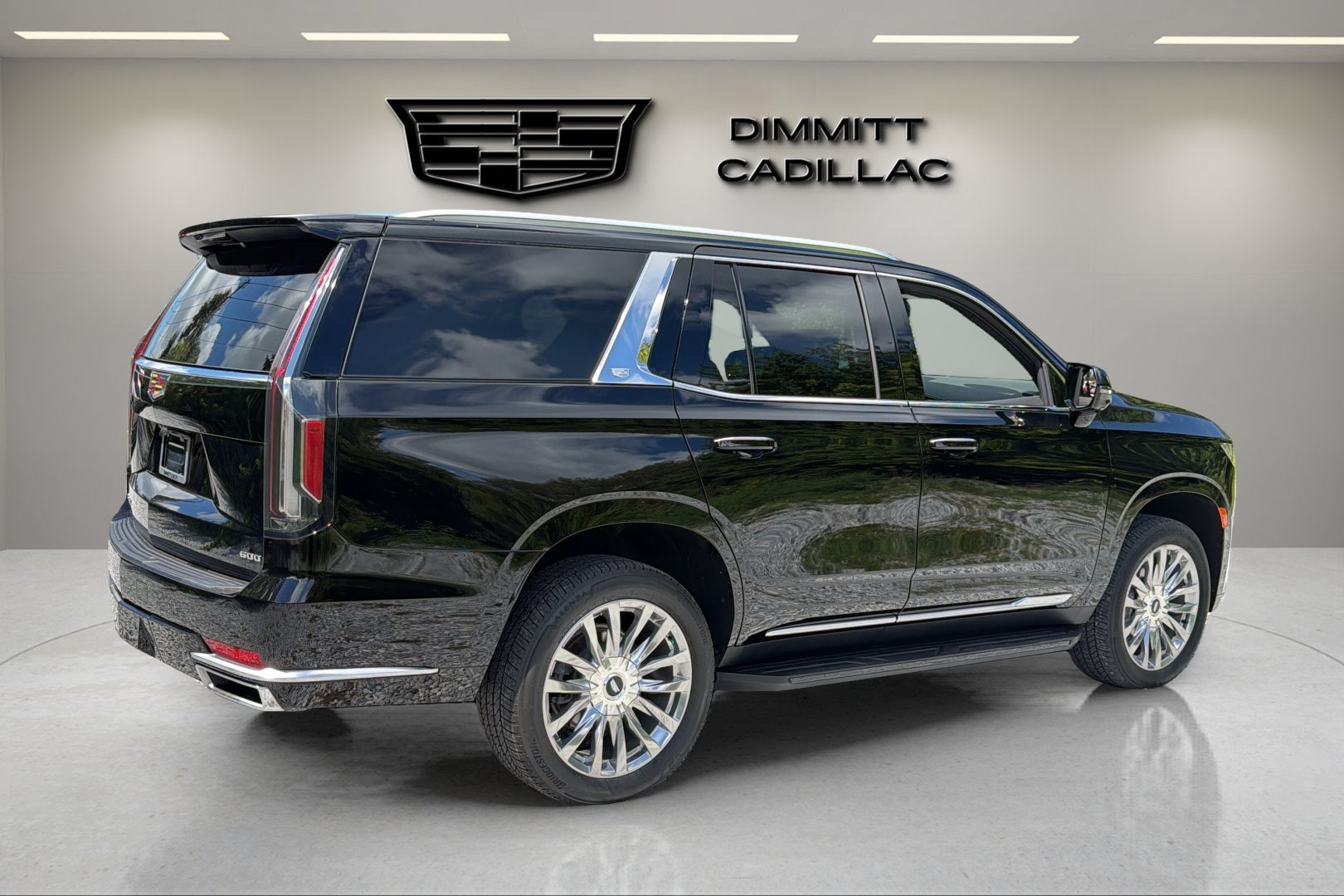 Certified 2022 Cadillac Escalade Premium Luxury RWD image 5