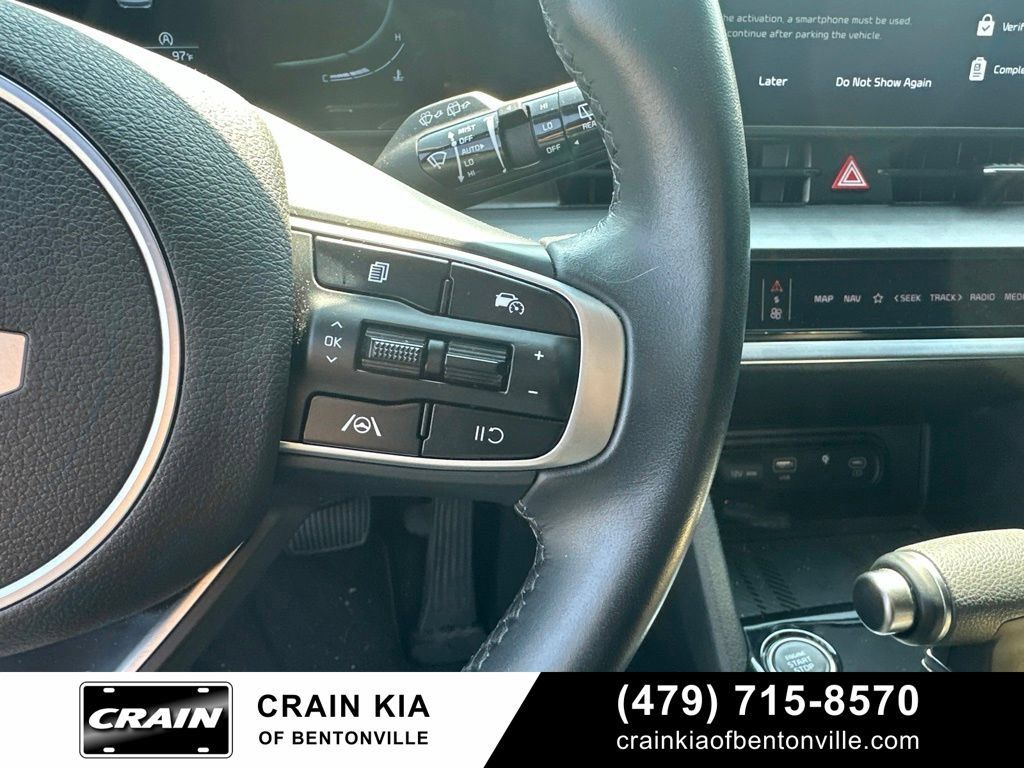Certified 2025 Kia Sportage EX FWD image 22