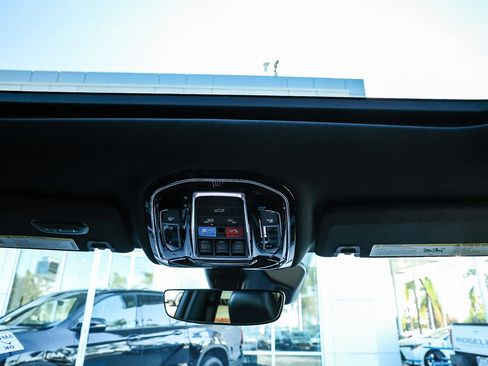 Used 2022 Jeep Grand Cherokee Overland image 24