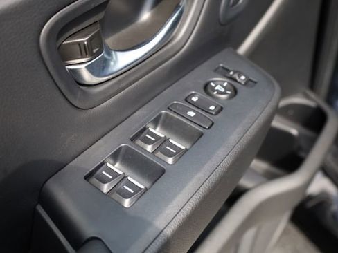 Used 2025 Honda Pilot EX-L image 18