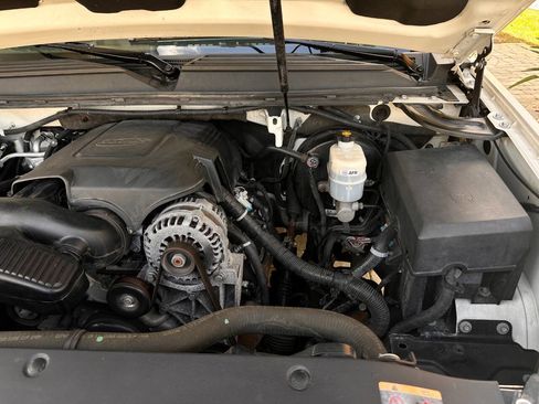 Used 2011 Cadillac Escalade Platinum image 48