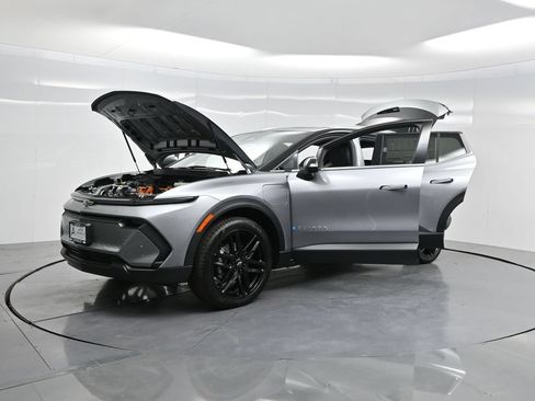 New 2026 Chevrolet Equinox EV LT AWD/4WD image 39