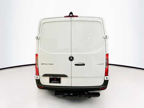 Used 2025 Mercedes-Benz Sprinter 2500 image 7
