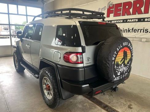 Used 2012 Toyota FJ Cruiser 4WD image 3