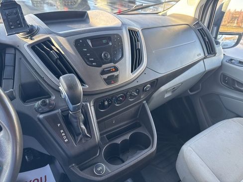 Used 2018 Ford Transit 250 148 Medium Roof image 19