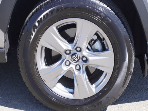 Used 2025 Toyota RAV4 XLE w/ Convenience Package FWD image 5