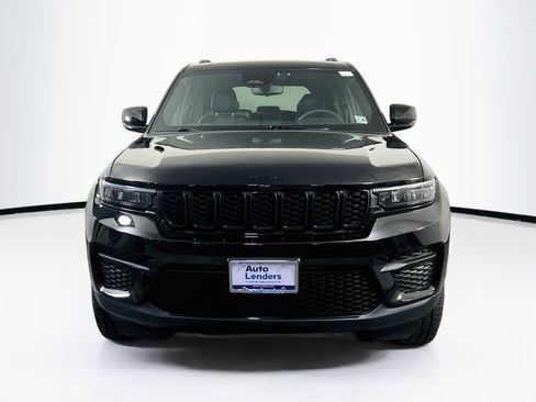Used 2023 Jeep Grand Cherokee Altitude AWD/4WD image 2
