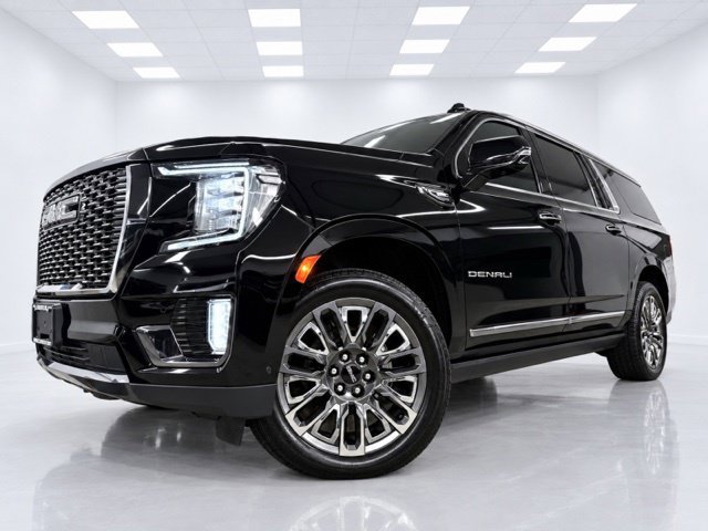 Used 2024 GMC Yukon XL Denali Ultimate AWD/4WD image 8