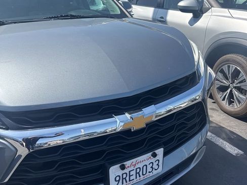 Used 2025 Chevrolet Blazer LT image 1