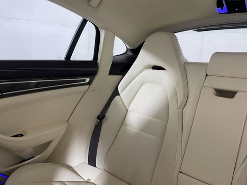 Certified 2023 Porsche Panamera 4 Platinum Edition w/ Assistance Package image 15