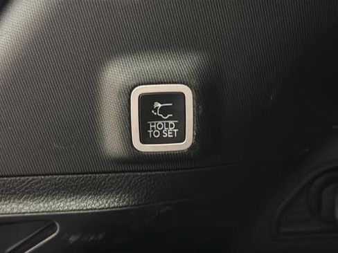 Certified 2024 Jeep Grand Cherokee Limited w/ Luxury Tech Group II AWD/4WD image 25