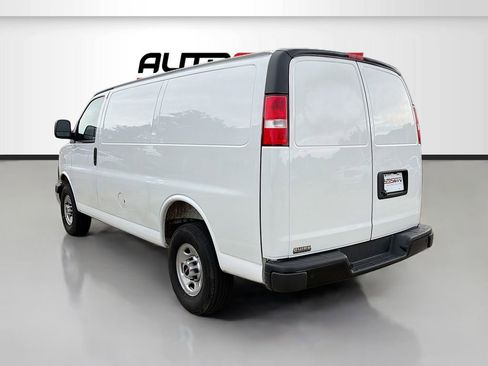 Used 2025 GMC Savana 2500 w/ Driver Convenience Package RWD image 5