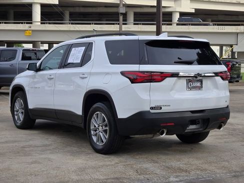 Used 2023 Chevrolet Traverse LT FWD image 5