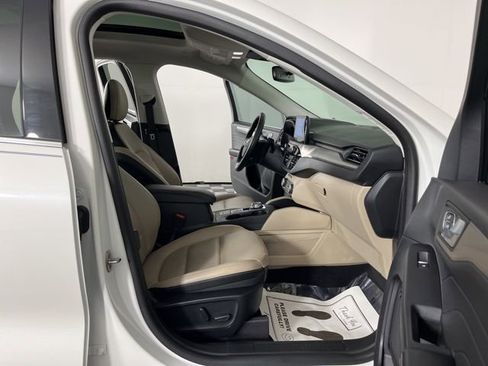 Used 2021 Ford Escape Titanium w/ Class II Trailer Tow Package image 40