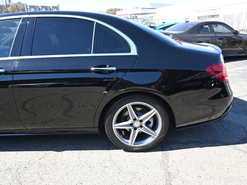 Used 2017 Mercedes-Benz E 300 image 19