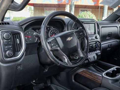 Used 2019 Chevrolet Silverado 1500 High Country image 19