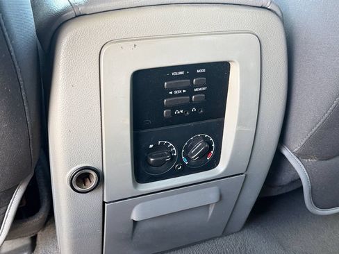 Used 2006 Ford Expedition XLT AWD/4WD image 18