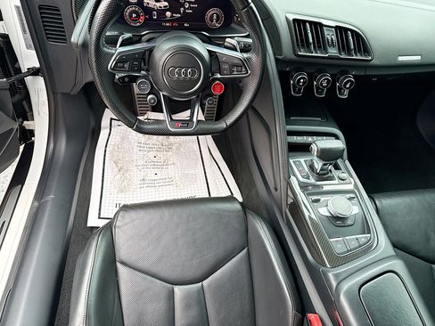 Used 2017 Audi R8 V10 image 16