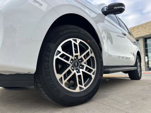 New 2025 Ford Expedition Active RWD image 27