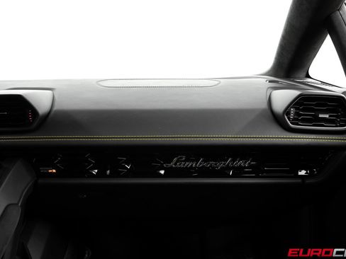 Used 2021 Lamborghini Huracan EVO RWD image 34