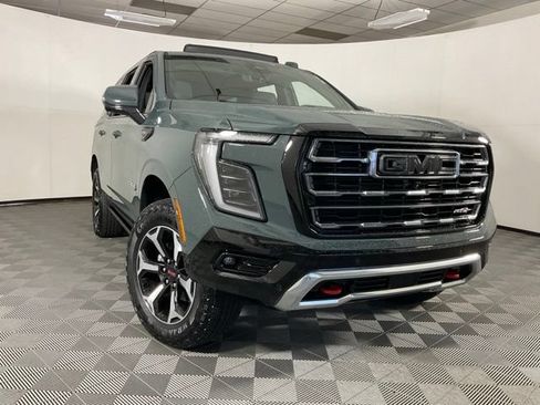 Used 2025 GMC Yukon AT4 w/ AT4 Premium Package AWD/4WD image 11
