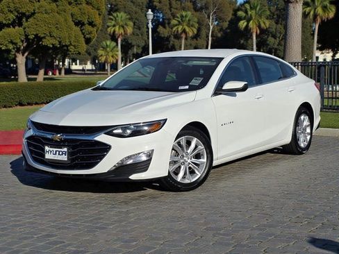 Used 2023 Chevrolet Malibu LT image 2