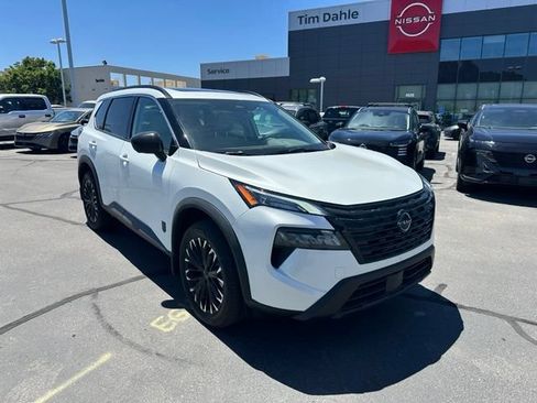 Used 2026 Nissan Rogue Dark Armor AWD/4WD image 3