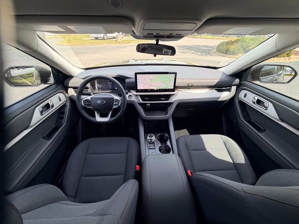 New 2026 Ford Explorer Active RWD image 12